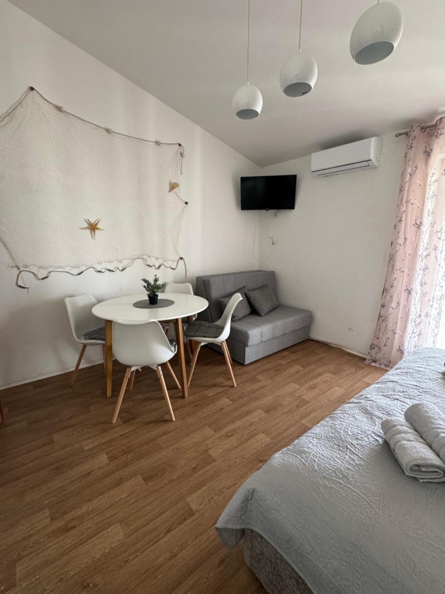 Apartments Triton Rogoznica  Extérieur photo